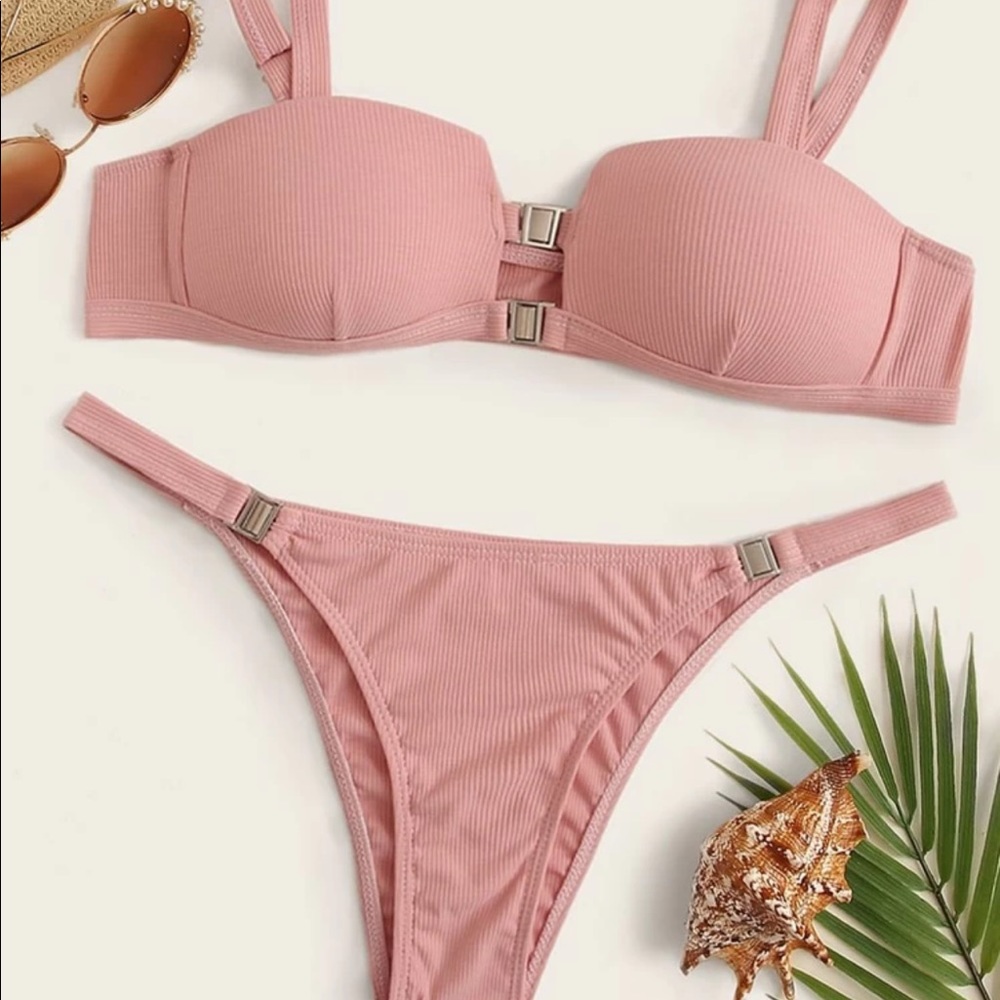 Thong bikini
